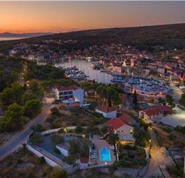 6 bedroom villa with pool in Milna, Brac Island sleeps 11